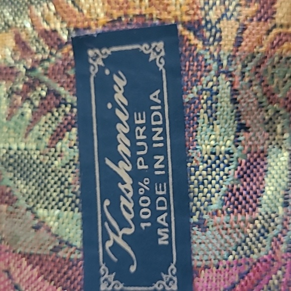 India Wrap/Shawl - Picture 3 of 6